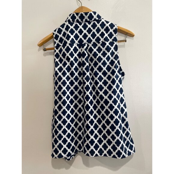 Crown & Ivy Sleeveless Button Up Shirt Womens M Navy Print 100% Cotton - Picture 2 of 6